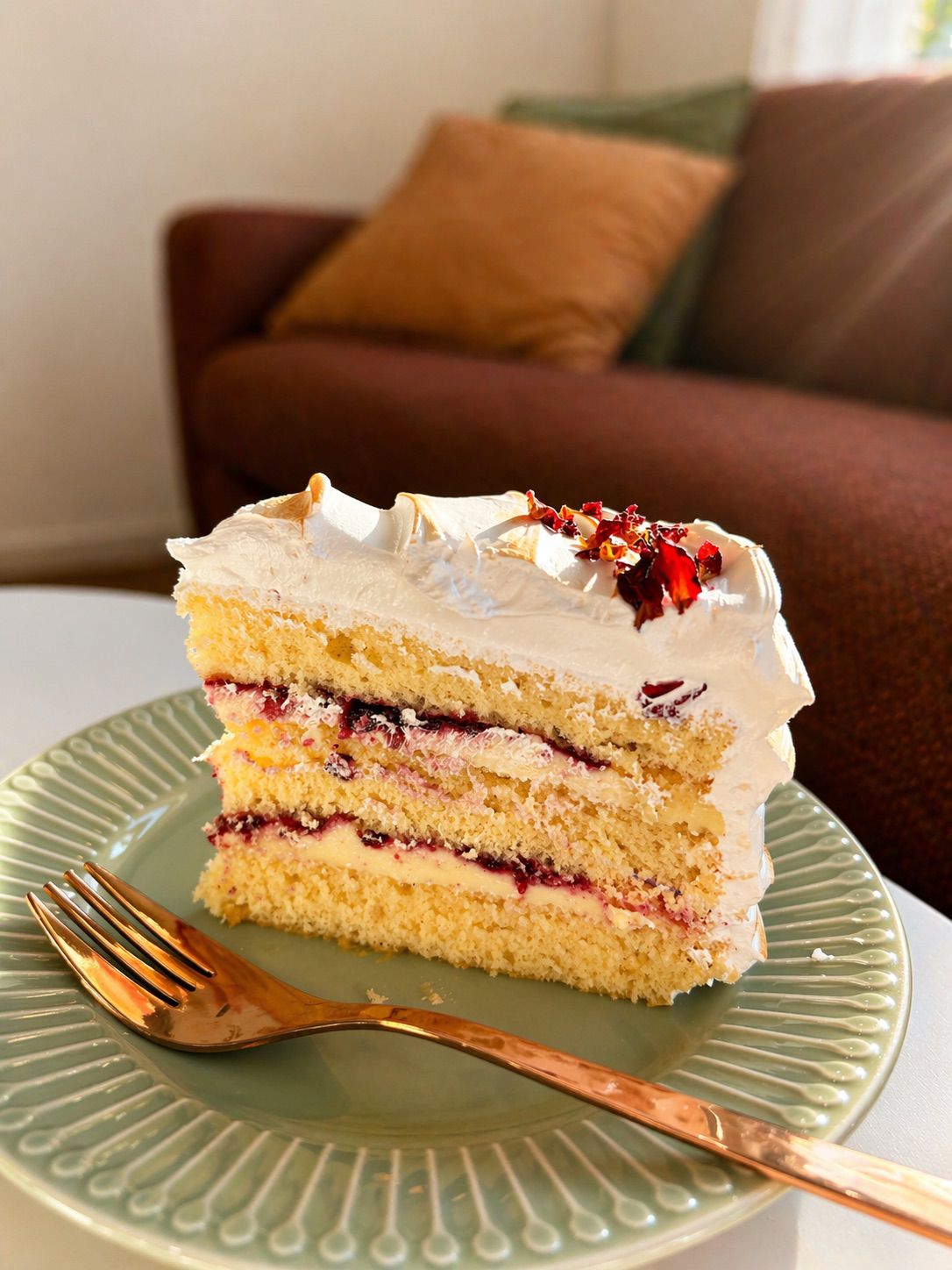 Lemon Berries Cake