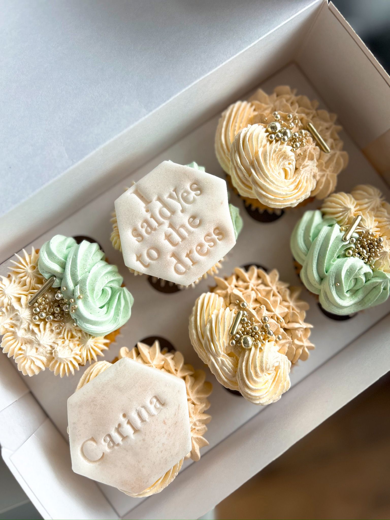 Cupcake Assortment - Bácús Cafe