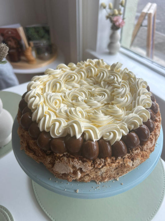 Walnut, Dulce de Leche & Cream Cake
